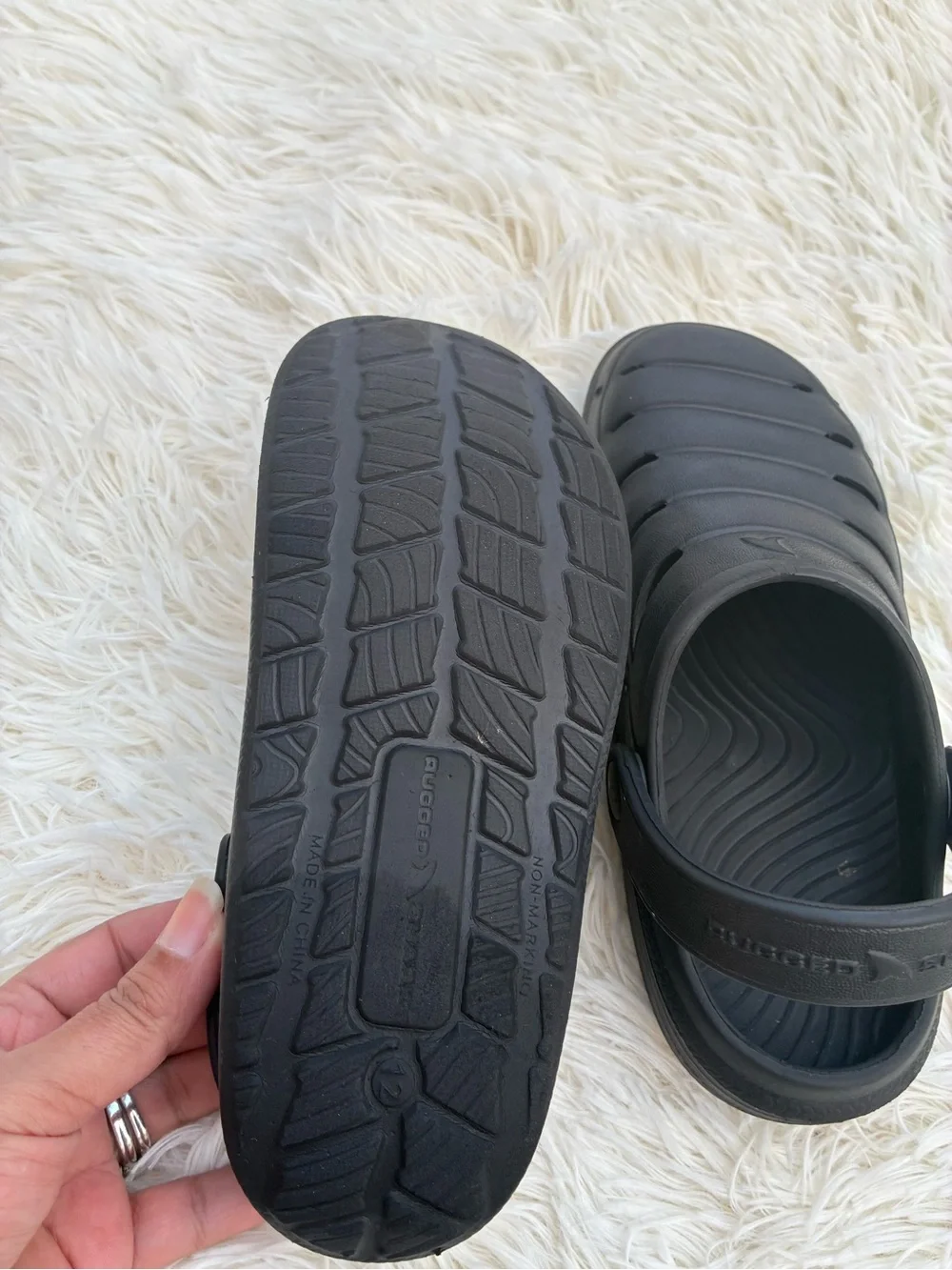 Rugged Shark lightweight black